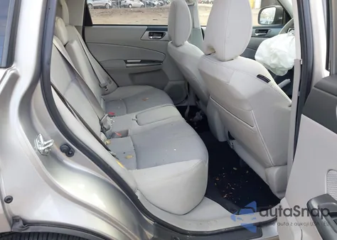 2011 Subaru Forester 2.5X Premium z USA, uszkodzony, nr VIN JF2SHADCXBH768439